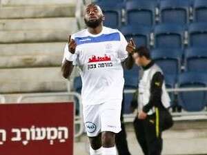 יואכים מונונגה חוגג בטדי. הערב יואכים מונונגה חוגג בטדי. הערב