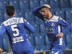כיפת מזל. גיא דיין חוגג עם הכיפה כיפת מזל. גיא דיין חוגג עם הכיפה