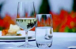 כוס מים. צילום: ויזואלס פוטו ישראל כוס מים. צילום: ויזואלס פוטו ישראל