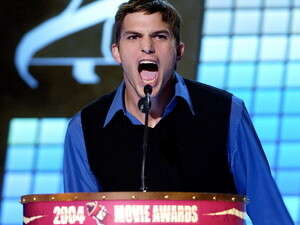 אשטון קוצ'ר. יותר מ-3 מיליון עוקבים בטוויטר אשטון קוצ'ר. יותר מ-3 מיליון עוקבים בטוויטר