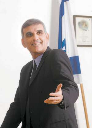 צמצום הריכוזיות. יוסי בכר מנכ צמצום הריכוזיות. יוסי בכר מנכ