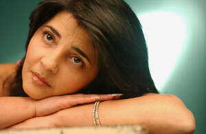 אתי לוי. טסה בעקבות האחות. אתי לוי. טסה בעקבות האחות.