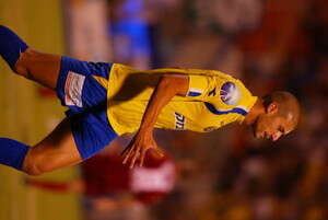 ארז מסיקה, שער יפהפה בבעיטה חופשית. צילום: עדי אבישי ארז מסיקה, שער יפהפה בבעיטה חופשית. צילום: עדי אבישי