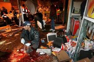 פיגוע בטיילת בתל-אביב. צילום: אי-פי פיגוע בטיילת בתל-אביב. צילום: אי-פי