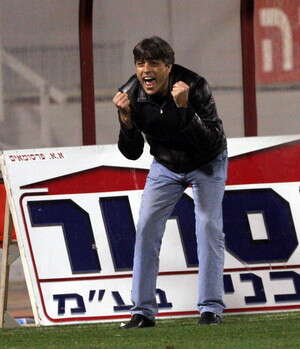 אלי אוחנה. החתמה משום מקום. צילום: דני מרון אלי אוחנה. החתמה משום מקום. צילום: דני מרון