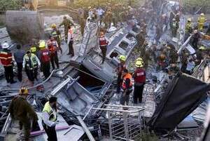 תאונת רכבת ליד צומת ראם. צילום: אי-פי-איי תאונת רכבת ליד צומת ראם. צילום: אי-פי-איי