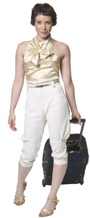 שנקינאית פרועה ונטולת מעצורים. נגה שחר בתפקיד שירה ינון שנקינאית פרועה ונטולת מעצורים. נגה שחר בתפקיד שירה ינון