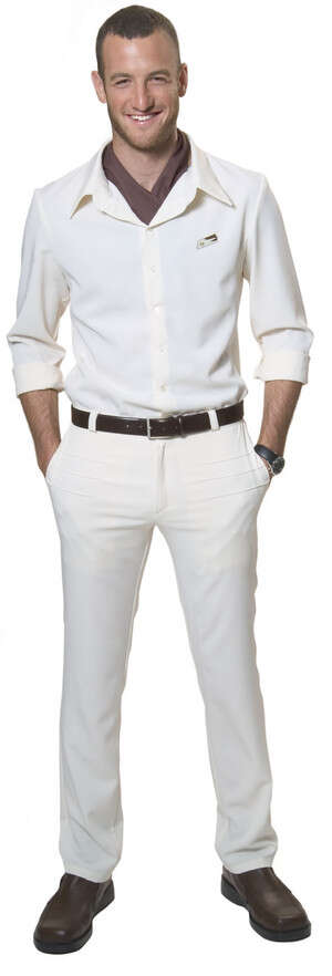 גיי שאין לו בעיה לשכב עם נשים. אלדד פיירבס בתפקיד רז סגל גיי שאין לו בעיה לשכב עם נשים. אלדד פיירבס בתפקיד רז סגל