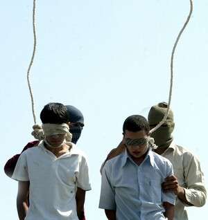 זוג הומואים שהוצאו להורג באיראן ב-2005 זוג הומואים שהוצאו להורג באיראן ב-2005