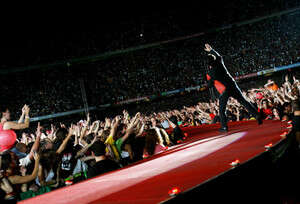 המופע של U2 בקאמפ נואו. צילום: אי-פי המופע של U2 בקאמפ נואו. צילום: אי-פי