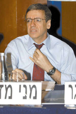נעלב עד עומק נשמתו. מזוז. צילום: פלאש 90 נעלב עד עומק נשמתו. מזוז. צילום: פלאש 90