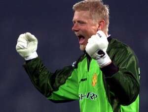 פיטר שמייכל, עדיין שולט ללא עוררין בשער. צילום: אי-פי פיטר שמייכל, עדיין שולט ללא עוררין בשער. צילום: אי-פי