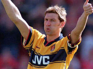 טוני אדמס, הקפטן האגדי של ארסנל. צילום ארכיון טוני אדמס, הקפטן האגדי של ארסנל. צילום ארכיון