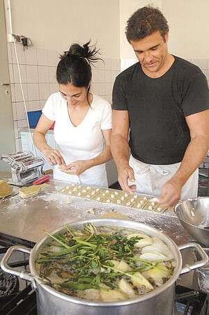 וינס ותמר בפעולה. צילום: רובי קסטרו וינס ותמר בפעולה. צילום: רובי קסטרו