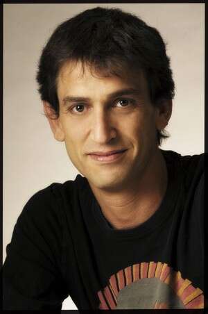 בעונה החדשה הושקעו למעלה מ-7 מליון שקלים. סיני אבט, מנהל ערוץ 8. צילום: יוסי צבקר בעונה החדשה הושקעו למעלה מ-7 מליון שקלים. סיני אבט, מנהל ערוץ 8. צילום: יוסי צבקר