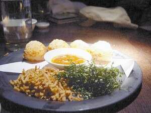 מנה מהמטבח של קאסאן. צילום: שגיא כהן מנה מהמטבח של קאסאן. צילום: שגיא כהן