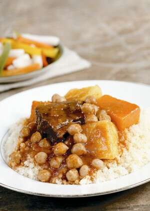 תבשיל דלעת ובשר (טבחה בל-קרעה). צילום: דניה ויינר תבשיל דלעת ובשר (טבחה בל-קרעה). צילום: דניה ויינר