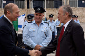 אולמרט היום, במטה המשטרה. צילום: לע אולמרט היום, במטה המשטרה. צילום: לע