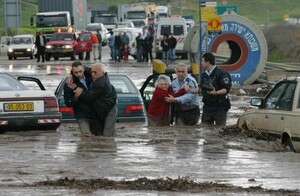 שטפונות בצומת מגידו. צילום: רויטרס שטפונות בצומת מגידו. צילום: רויטרס