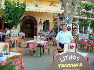 טברנה בכרתים. צילום: דובי זכאי. טברנה בכרתים. צילום: דובי זכאי.