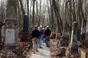 בית קברות יהודי בוורשה-פולין בית קברות יהודי בוורשה-פולין