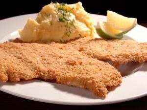 נהייה כבר מיתי, השניצל של ''קפה נואר''. צילום: יחסי ציבור נהייה כבר מיתי, השניצל של ''קפה נואר''. צילום: יחסי ציבור