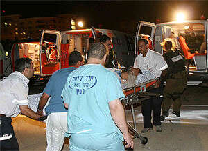 חיילים פצועים מגיעים לבית החולים בלינסון, הלילה חיילים פצועים מגיעים לבית החולים בלינסון, הלילה