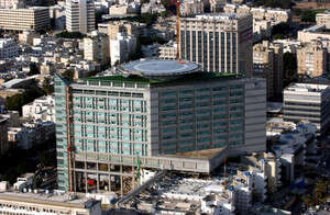 מסתננים הדביקו רופאה בשחפת. בית החולים איכילוב מסתננים הדביקו רופאה בשחפת. בית החולים איכילוב