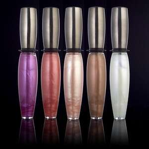 שפתוני חורף נוצצים של הלנה רובינשטיין. צילום: יחסי ציבור שפתוני חורף נוצצים של הלנה רובינשטיין. צילום: יחסי ציבור