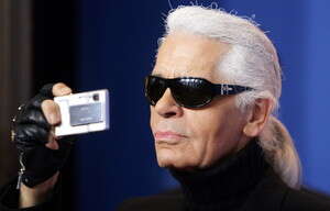 עוזב או לא עוזב את שאנל? לאגרפלד עוזב או לא עוזב את שאנל? לאגרפלד