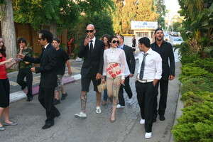 אשורי עם האקס והנוכחי ציון ברוך בימים ההם, בזמן הזה. צילום: אמיר מאירי אשורי עם האקס והנוכחי ציון ברוך בימים ההם, בזמן הזה. צילום: אמיר מאירי