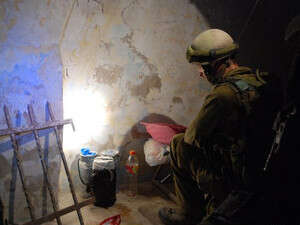 ����� ���