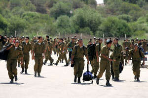 חיילים בבסיס זיקים, הסמוך לרצועת עזה. חיילים בבסיס זיקים, הסמוך לרצועת עזה.