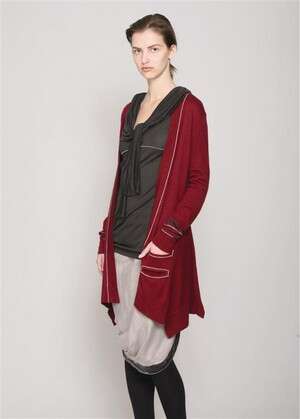 מתחברות למראה השכבות היפני. צילום: עמית ישראלי מתחברות למראה השכבות היפני. צילום: עמית ישראלי