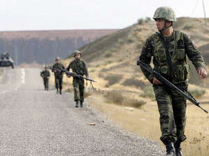 חיילים טורקים בסיור. חיילים טורקים בסיור.