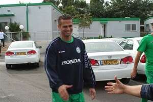 אלון חרזי. אלון חרזי.