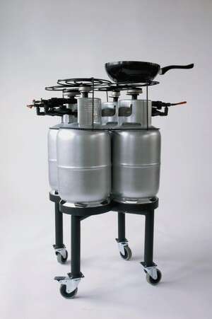 ,Safety dangerous kitchen עבודה של ג'ונתן בן טובים צילום: ג'וס ואן ריאלה ,Safety dangerous kitchen עבודה של ג'ונתן בן טובים צילום: ג'וס ואן ריאלה