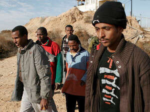 פליטי דרפור עם חיילי צה''ל. פליטי דרפור עם חיילי צה''ל.