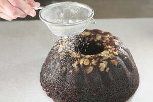 הופכים בעדינות, מפזרים אבקת סוכר ונזכרים בסבתא הופכים בעדינות, מפזרים אבקת סוכר ונזכרים בסבתא