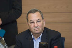 שר הבטחון אהוד ברק. שר הבטחון אהוד ברק.