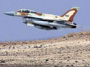 מטוס F-16 סופה. מזל רב מטוס F-16 סופה. מזל רב