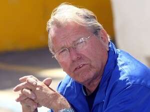 ����� ����