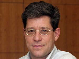 רון לובש. נכסים על המדף רון לובש. נכסים על המדף