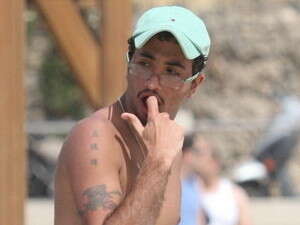 משה דן. תבקש טרמפ מהיאכטות של נועם ודן. משה דן. תבקש טרמפ מהיאכטות של נועם ודן.