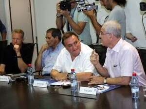 אריה זייף, יעקב שחר, אריאל שיימן, אביב בושינסקי אריה זייף, יעקב שחר, אריאל שיימן, אביב בושינסקי