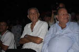 רלף קליין עם שמלוק, הערב בגעש. רלף קליין עם שמלוק, הערב בגעש.