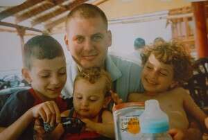 חן וולף ז''ל ושלושת ילדיו. חן וולף ז''ל ושלושת ילדיו.