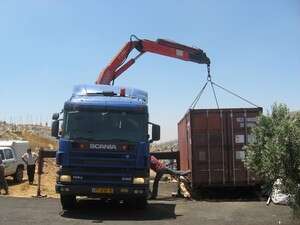 פינוי המכולה במאחז גבעת רונן. פינוי המכולה במאחז גבעת רונן.