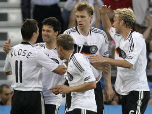 שחקני נבחרת גרמניה הערב, שוב העמידו את כולם במקום. שחקני נבחרת גרמניה הערב, שוב העמידו את כולם במקום.