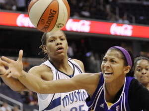 קנדיס פארקר מה-WNBA. גם כספי האחות רוצה להיות שם. קנדיס פארקר מה-WNBA. גם כספי האחות רוצה להיות שם.